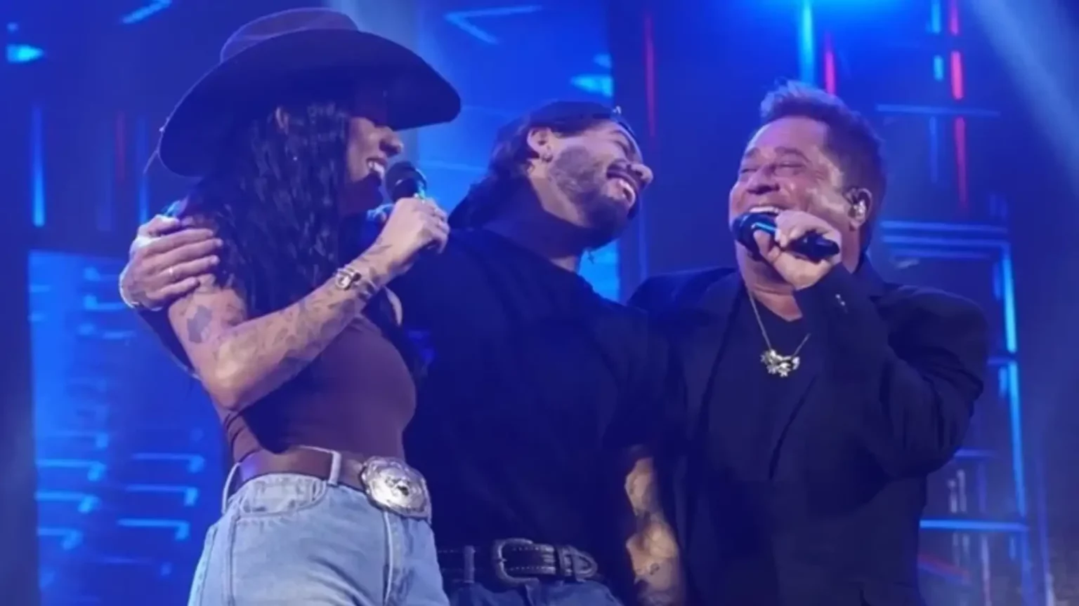 Leonardo dança com Ana Castela e brinca: “Modão com sogrão!” Ana Castela se reune com Zé Felipe e Leonardo no palco