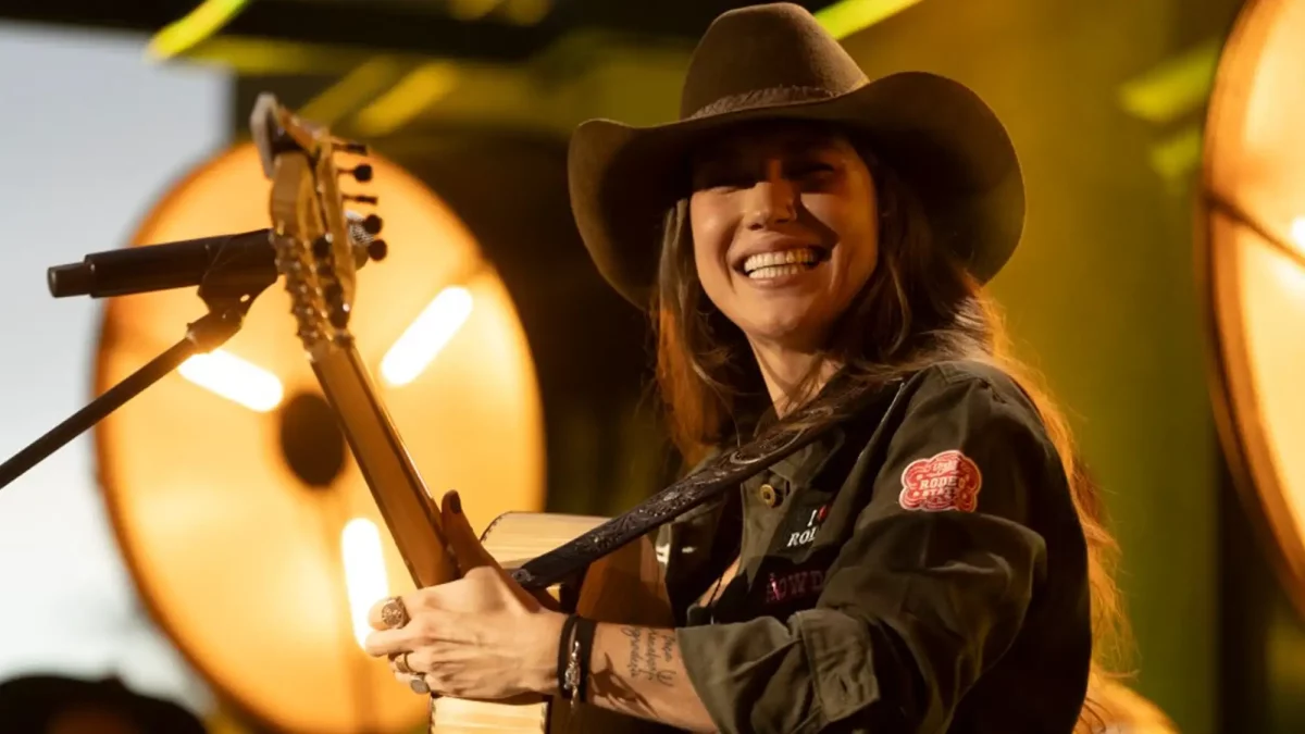 Bruna Viola exalta o sertanejo raiz em nova fase com música e cinema Bruna Viola se firma como referência do estilo de vida agro