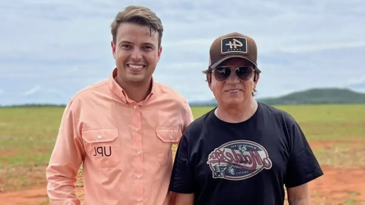 Chitãozinho vira produtor de soja e aposta em manejo sustentável com parceria da UPL Cantor sertanejo Chitãozinho inicia plantio na Fazenda Galopeira, em Mozarlândia, com insumos biológicos (Foto: Divulgação)