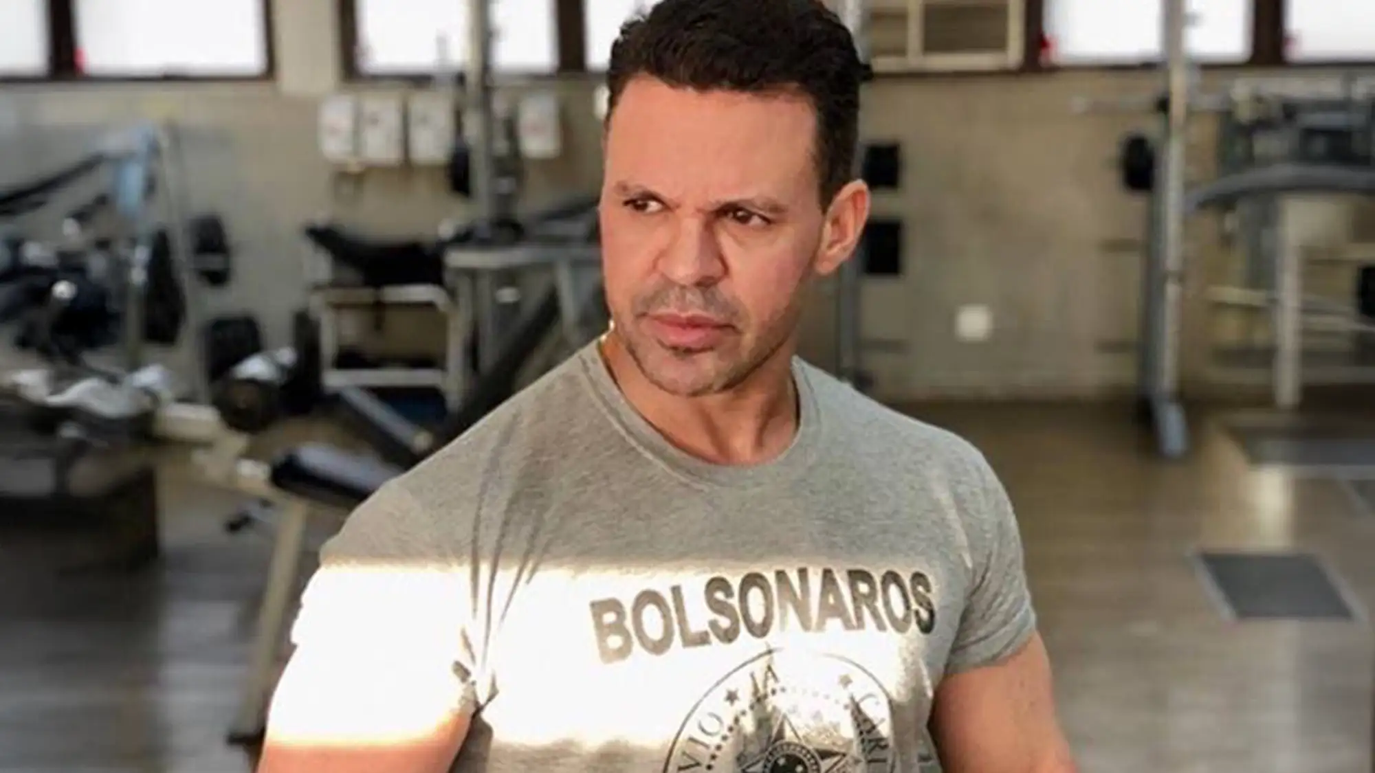 Cantor Eduardo Costa revela que provocou escândalos para se manter em destaque (Foto: Reprodução Instagram)