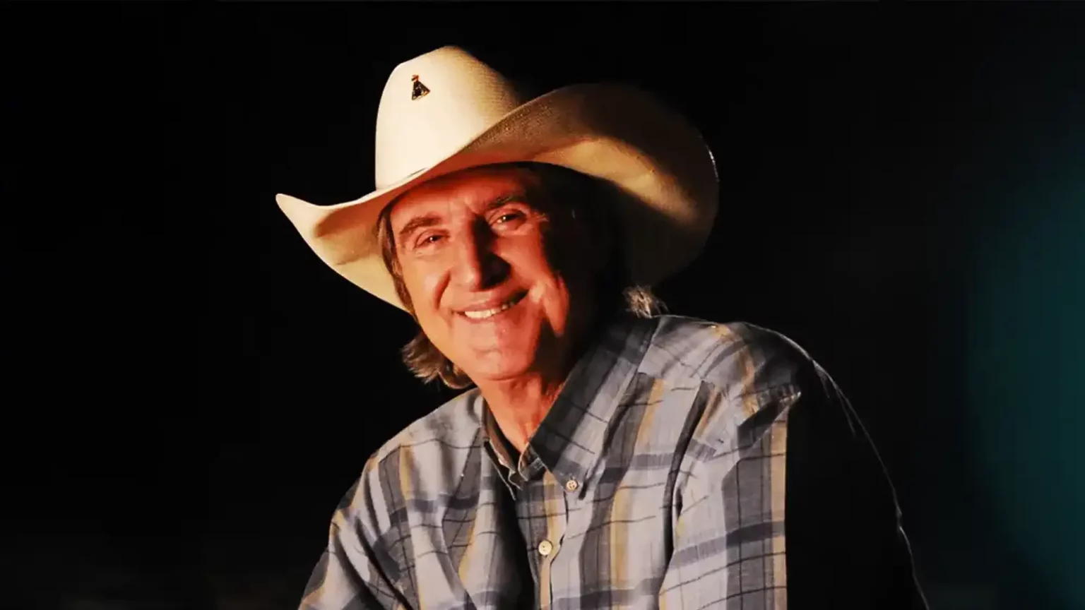 Sérgio Reis critica mudanças em “Tocando em Frente” e reacende debate no sertanejo Ségio Reis gera Polêmica envolvendo Paula Fernandes e Leonardo