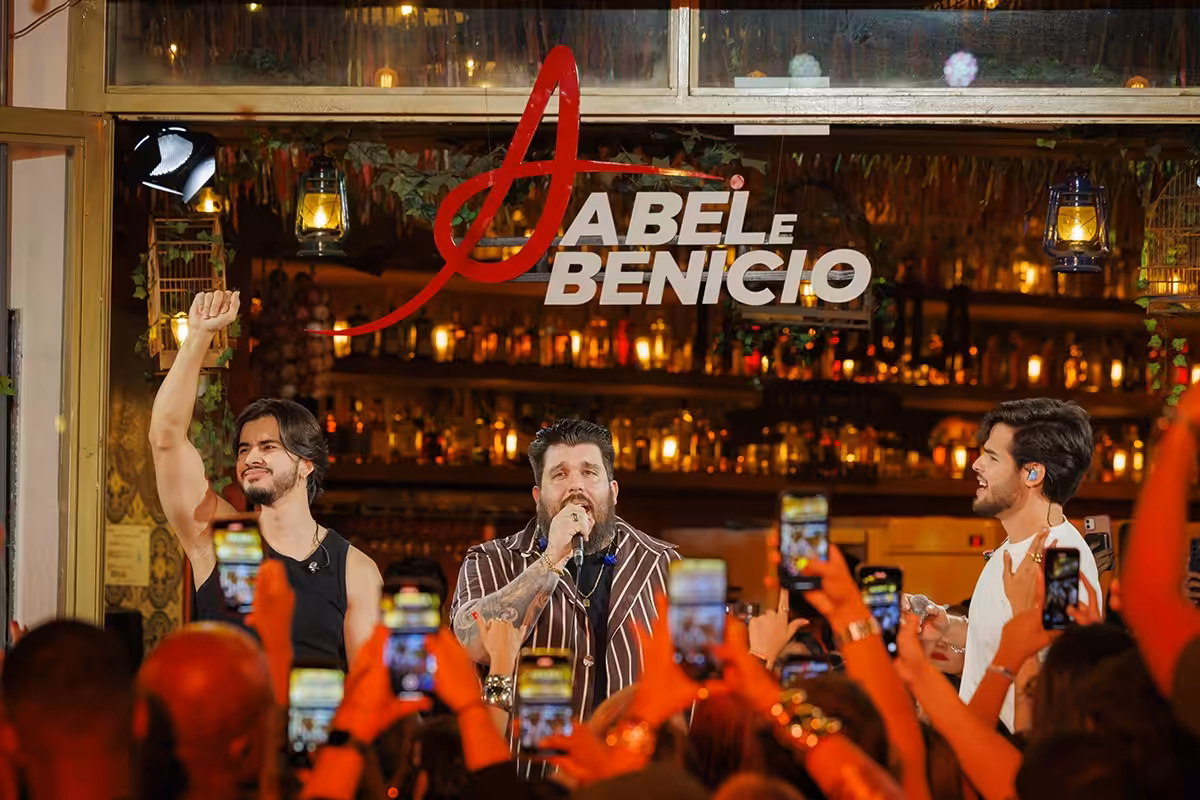 Abel & Benício apresentam “Meio do Plano”: uma nova jornada musical