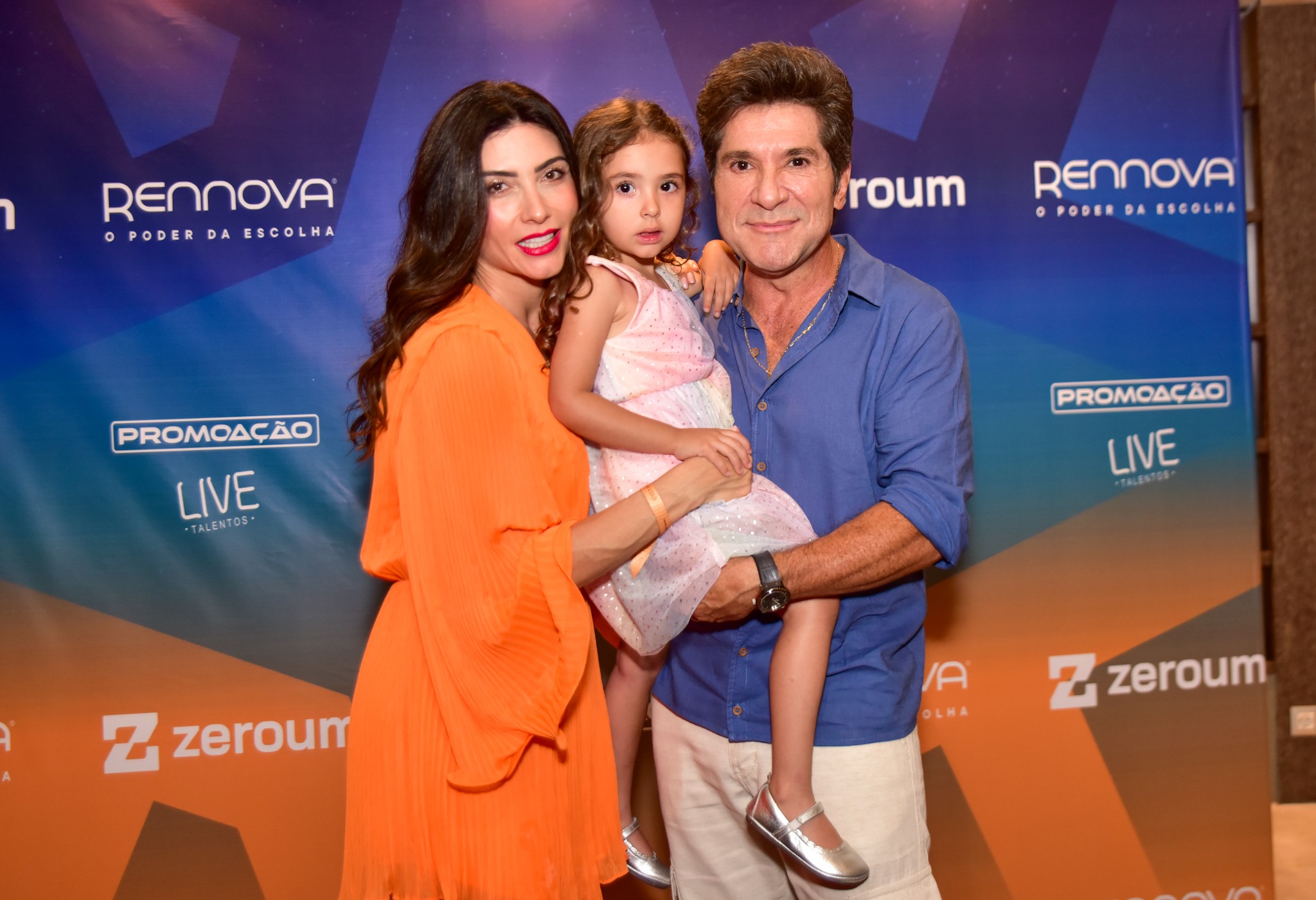 Daniel e esposa compartilham momentos especiais em navio