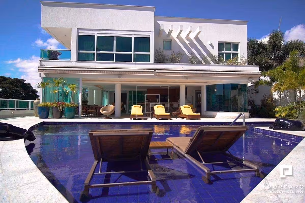 Eduardo Costa coloca luxuosa mansão à venda após polêmica