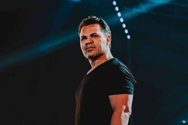 Eduardo Costa fica fora da lista dos sertanejos mais ricos