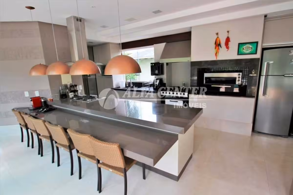 Explore a luxuosa mansão de Maiara e Maraisa à venda!