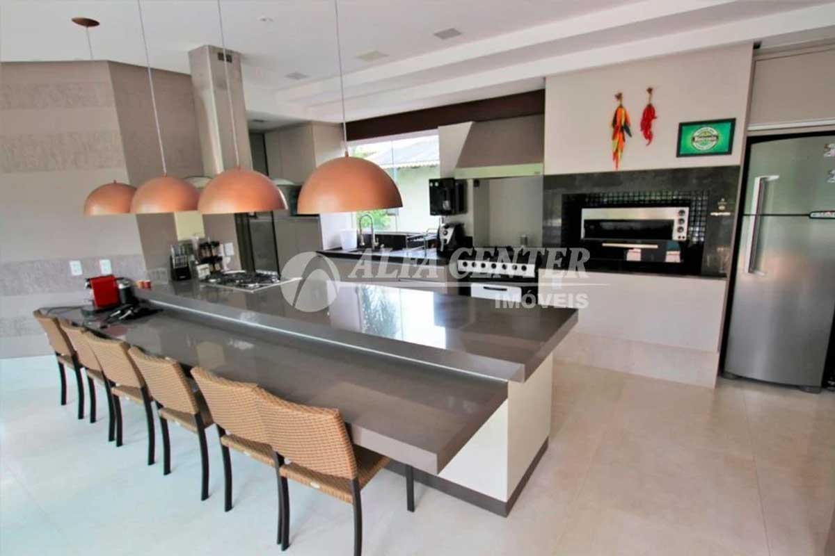 Explore a luxuosa mansão de Maiara e Maraisa à venda!