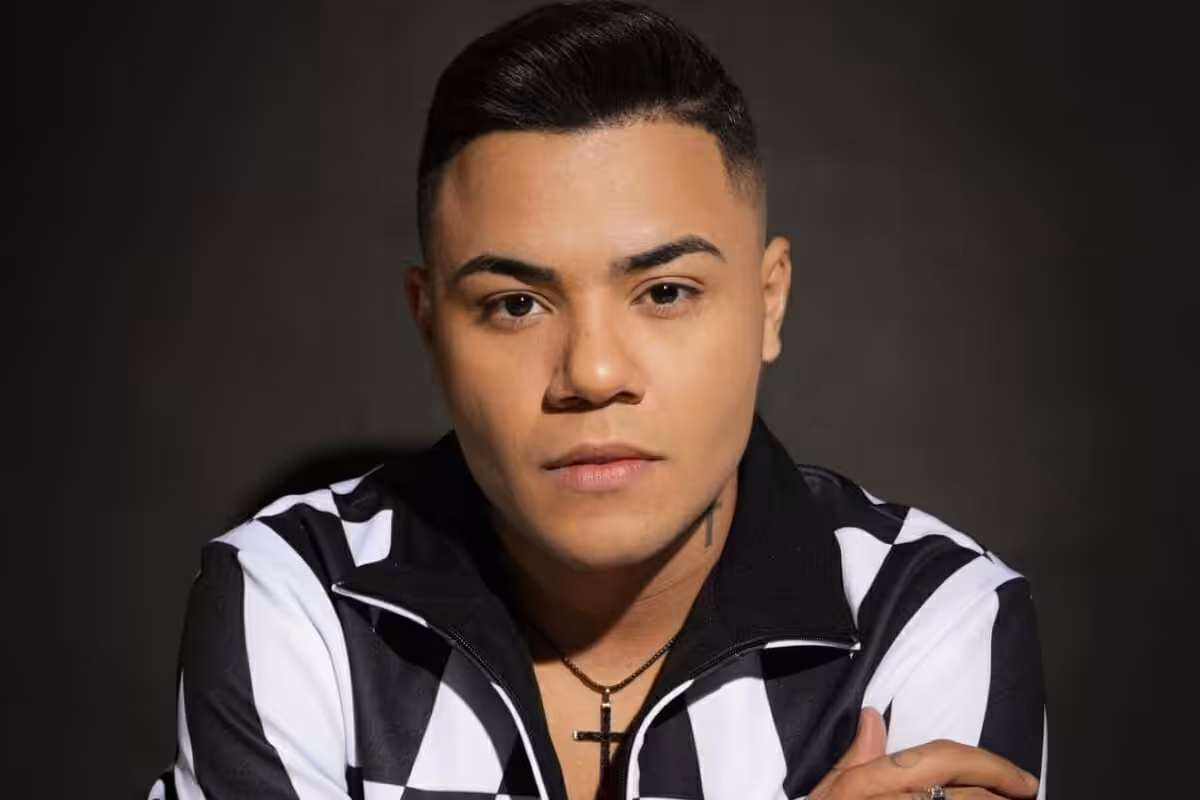 Felipe Araújo festeja o filho e supera polêmica recente