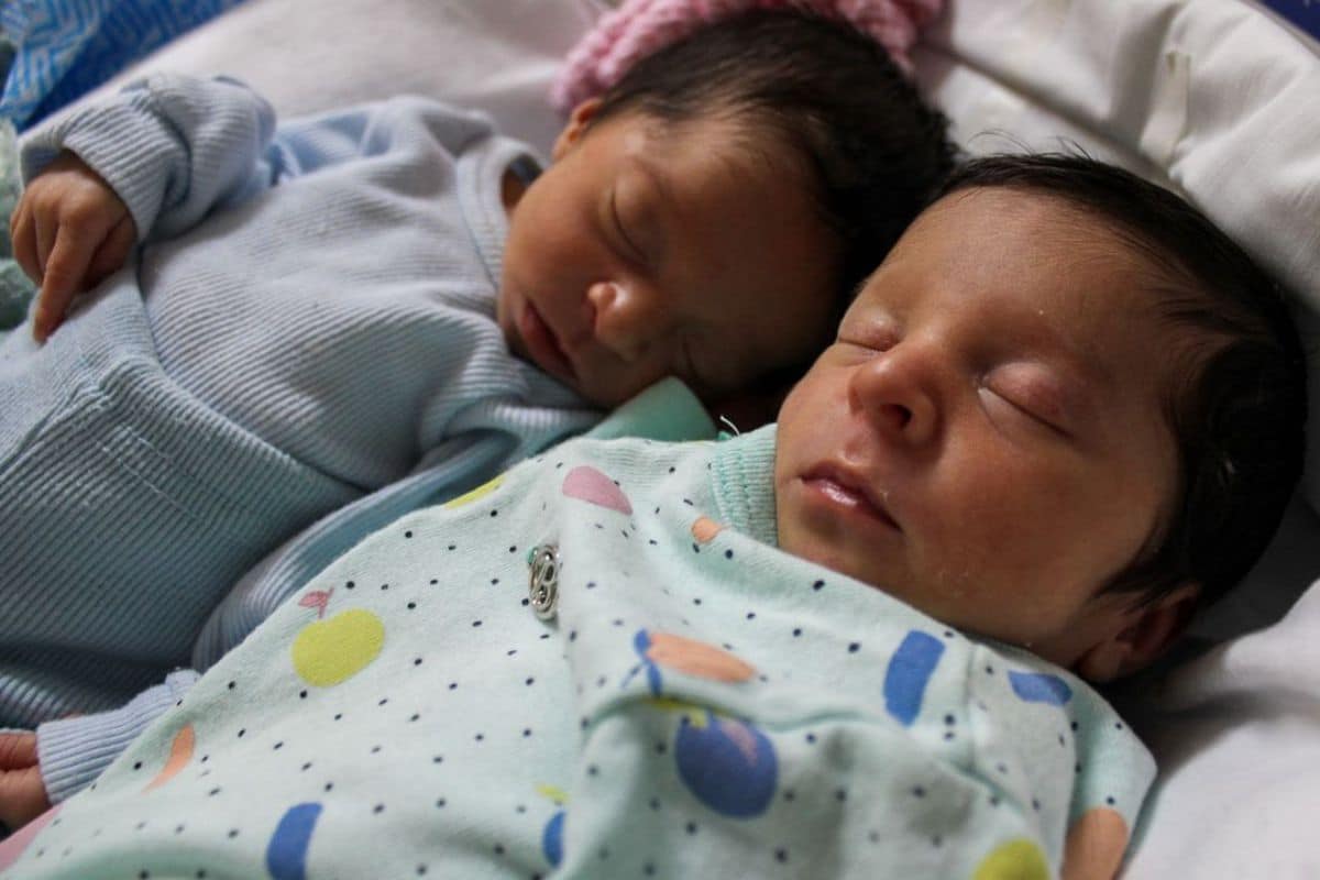 Filhas ganham nomes de ícones sertanejos em emocionante homenagem Filhas ganham nomes de ícones sertanejos em emocionante homenagem