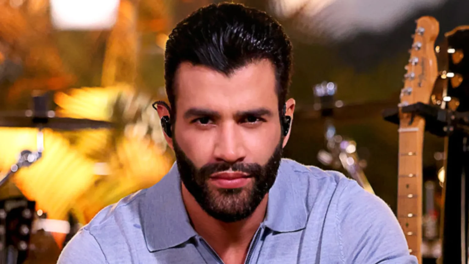 Gusttavo Lima se comove e promete ajudar criança em show Gusttavo Lima se comove e promete ajudar criança em show