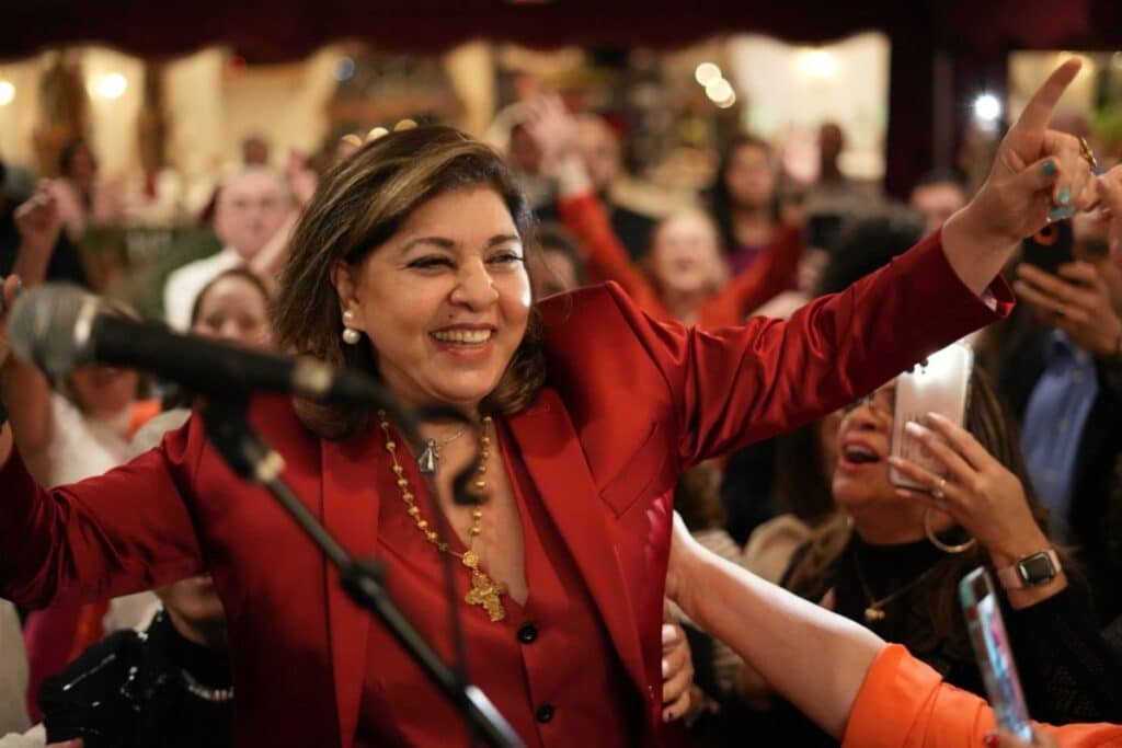 Roberta Miranda processa rede social após divulgação de fake news e anuncia show na Praia Grande Roberta Miranda busca reparação judicial contra o aplicativo e prepara apresentação especial no litoral paulista (Foto: redes Sociais)