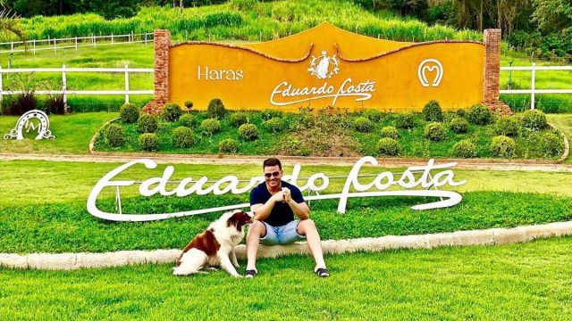 Descubra qual cantor sertanejo é dono de uma fazenda avaliada em até R$ 60 milhões 6 Eduardo Costa quase vende fazenda avaliada em R$ 30 milhões após ameaças (Imagem: Reprodução Redes Sociais)