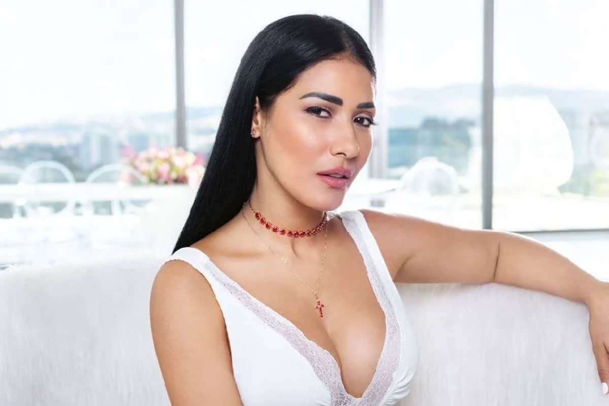 Simaria revela sua casa dos sonhos e encanta com o requinte!