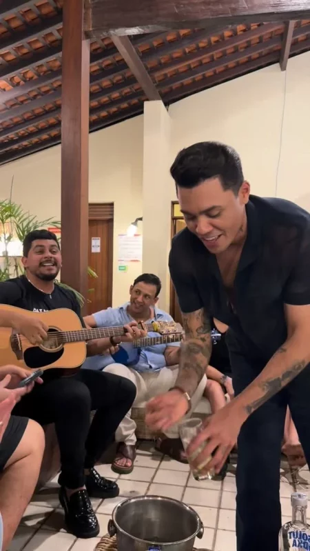Matheus Lira brilha em resenha musical com Felipe Araújo Talento do Acre brilha em resenha musical com grandes nomes
