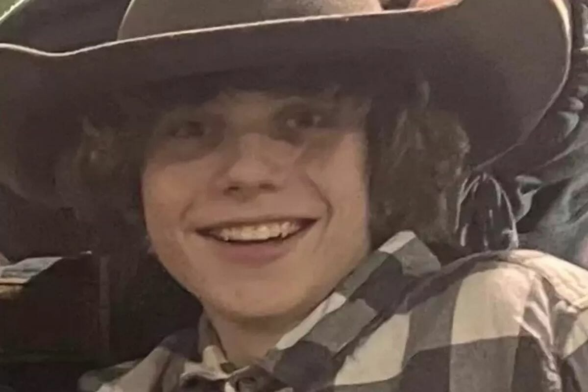 Tragédia em Rodeio: Jovem Peão Perde a Vida em Acidente Devastador Tragédia em Rodeio: Jovem Peão Perde a Vida em Acidente Devastador