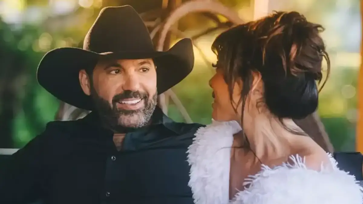 Descubra a luxuosa mansão de Edson, da dupla Edson e Hudson O cantor sertanejo Edson Cadorini abriu as portas de seu lar em Indaiatuba e revelou detalhes de sua vida familiar e do espaço milionário (Foto: Reprodução Instagram)