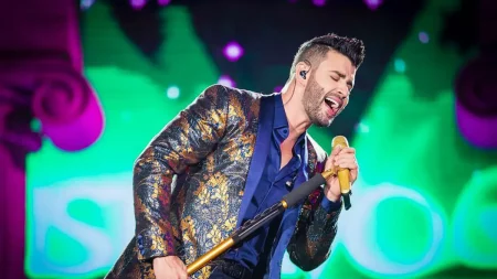 Gusttavo Lima Encerra Turnê em SP com Show Orquestrado e Anuncia Cruzeiro Musical Último show da turnê “O Embaixador Classic” será em SP (Foto: Divulgação)