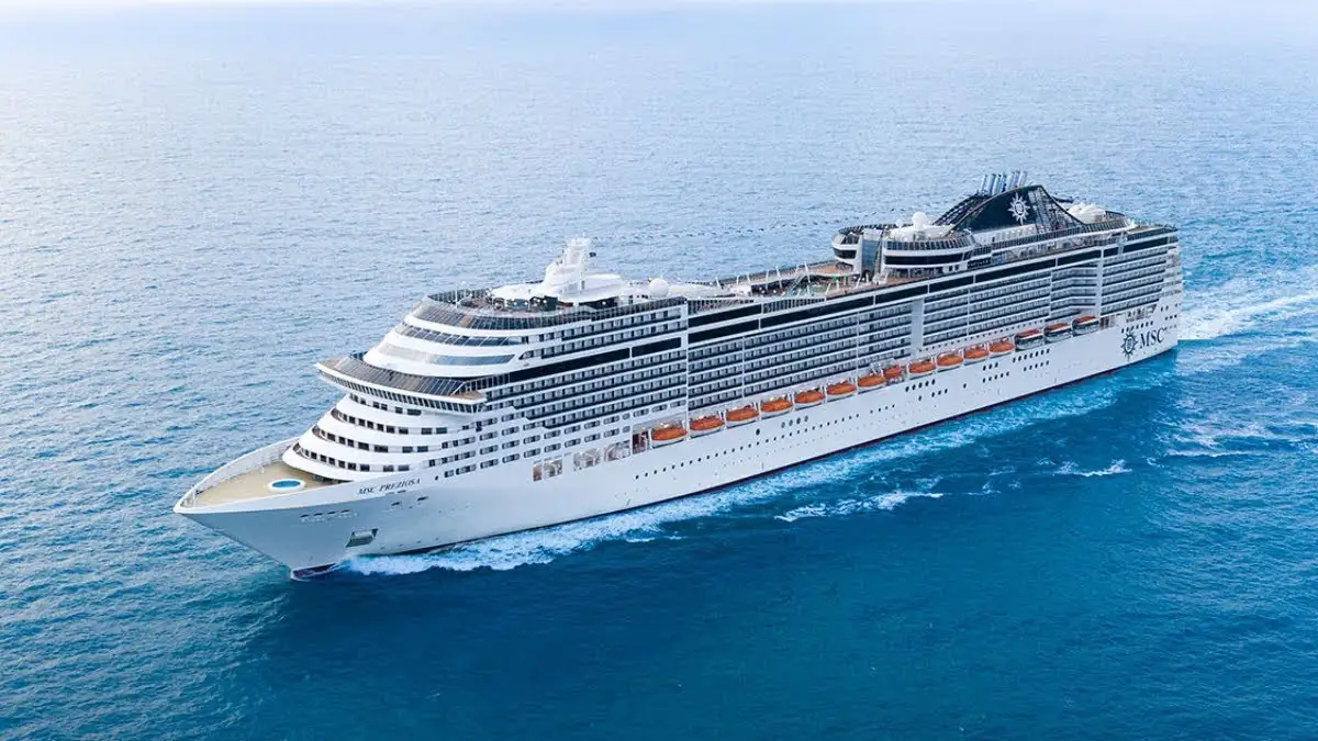 Navio Barretos 70 Anos esgota cabines e inicia cruzeiro sertanejo histórico Navio Barretos zarpa com shows de Simone Mendes e César Menotti & Fabiano (Foto: Divulgação)