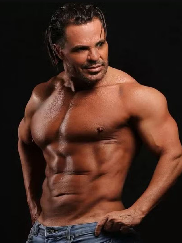 Eduardo Costa desabafa após uso de anabolizantes