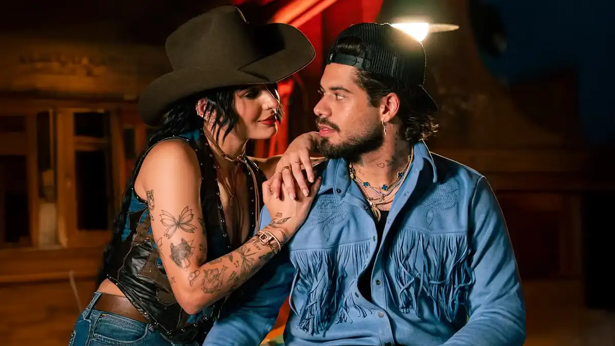 Ana Castela renova visual de Zé Felipe com estilo sertanejo Cantora ajuda o namorado a adotar figurino inspirado no universo boiadeiro e divide opiniões nas redes sociais (Foto: Divulgação)