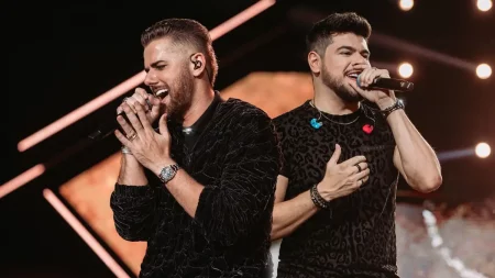 Zé Neto e Cristiano cobram cachê milionário em aniversário de cidade no MT Dupla sertaneja Zé Neto e Cristiano recebeu R$ 854 mil por show de duas horas em Cáceres (Foto: Reprodução Instagram)