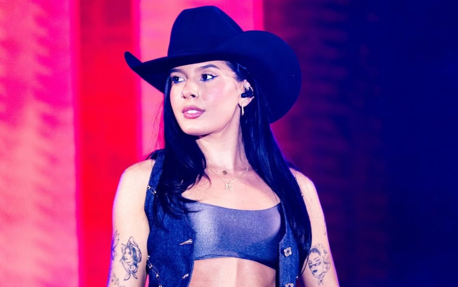 Ana Castela defende sua sexualidade em meio a polêmicas online Ana Castela defende sua sexualidade em meio a polêmicas online