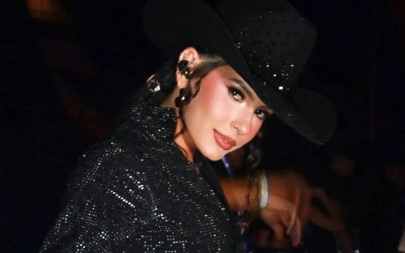 Ana Castela enfrenta inflamação e aparece com olhos inchados