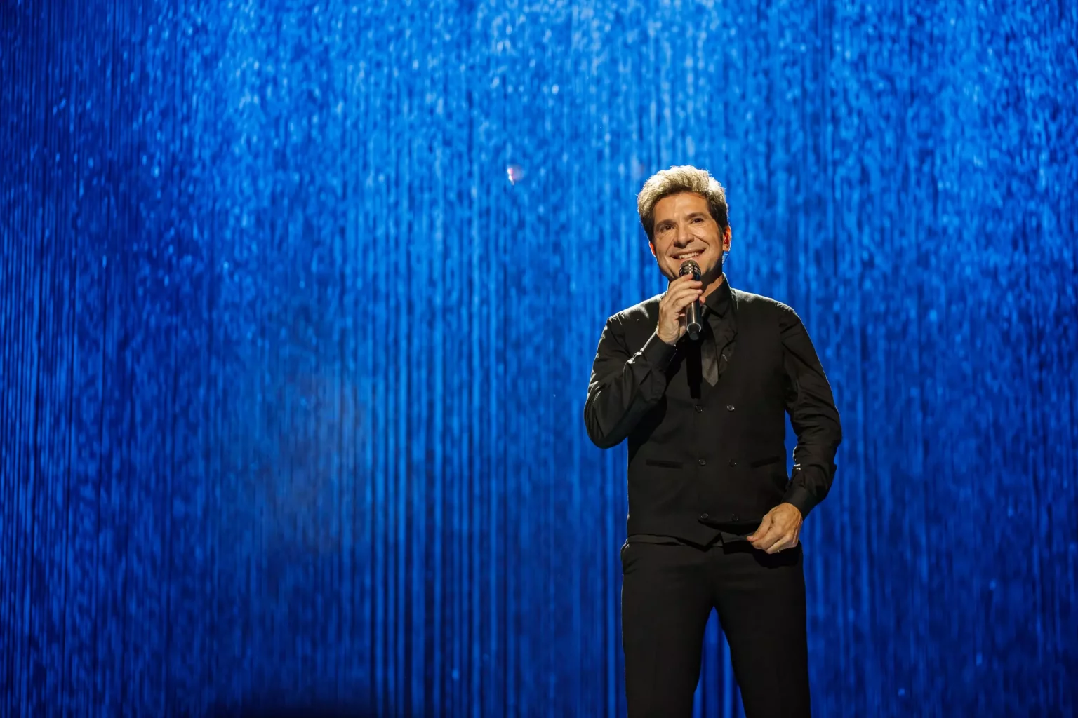 Daniel encanta fãs com show natalino gratuito em SC