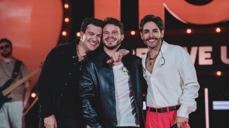 Hugo e Guilherme Revelam o DVD “Só Se Vive Uma Vez” em Nova Etapa! Hugo e Guilherme Revelam o DVD “Só Se Vive Uma Vez” em Nova Etapa!