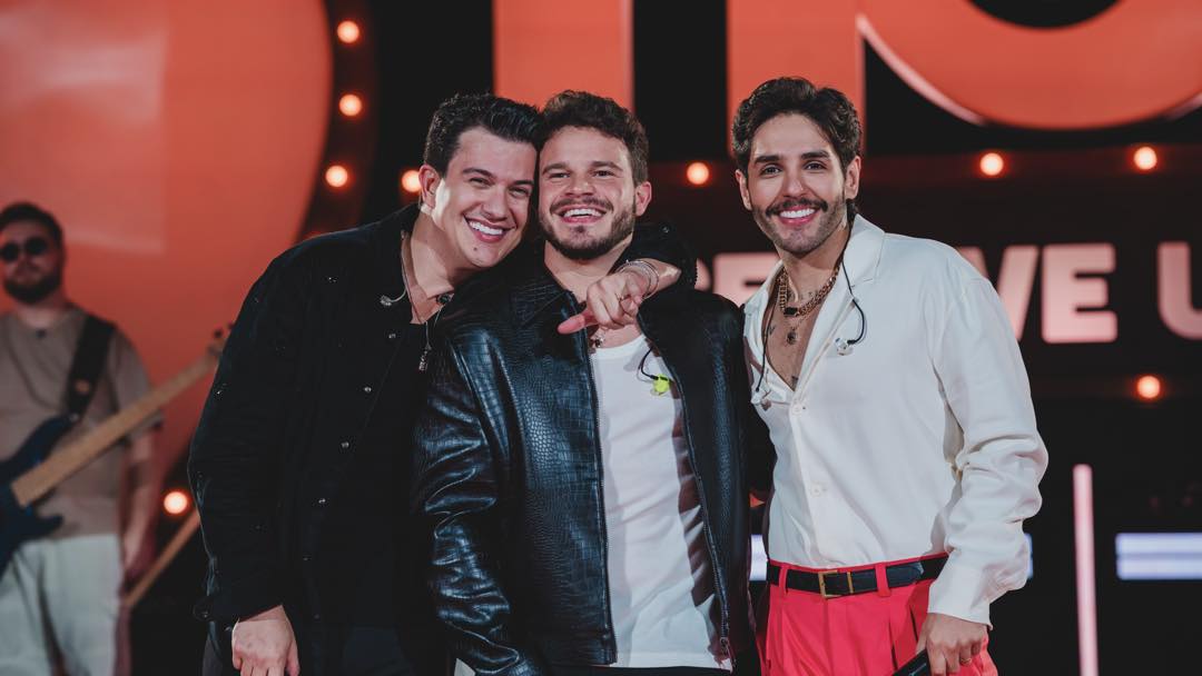 Hugo e Guilherme Revelam o DVD “Só Se Vive Uma Vez” em Nova Etapa! Hugo e Guilherme Revelam o DVD “Só Se Vive Uma Vez” em Nova Etapa!
