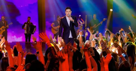 SBT revela novo artista para especial cancelado de Zezé Di Camargo SBT revela novo artista para especial cancelado de Zezé Di Camargo