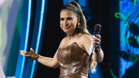 Simone Mendes fala sobre polêmica da calcinha, sucesso na carreira solo e novo DVD em Brasília (Foto: Reprodução Redes Sociais)