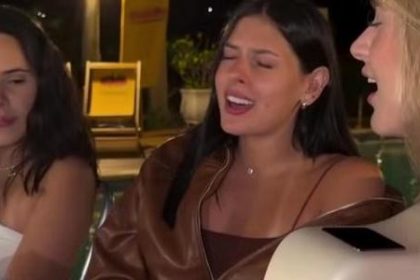 Ana Castela reinventa hit romântico em noite com amigas