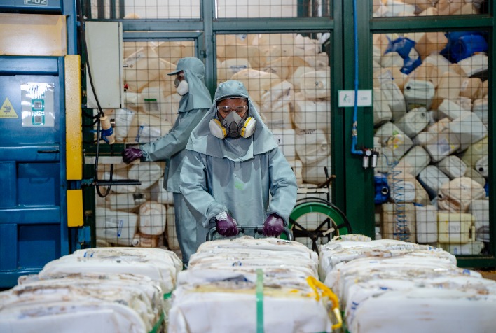 Brasil recicla 900 mil toneladas de embalagens de defensivos agrícolas. Brasil recicla 900 mil toneladas de embalagens de defensivos agrícolas.