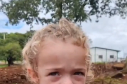 Garota fascina ao interpretar clássica sertaneja dos anos 80