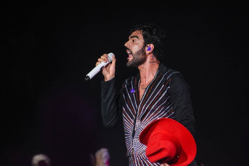 Luan Pereira brilha na segunda noite do Navio da Ana Castela