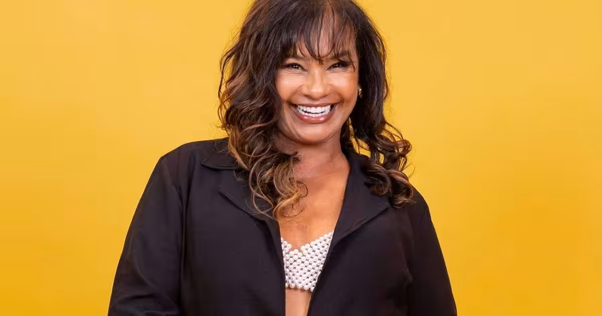 Mais de 20 fotos revelam a evolução da atriz de 69 anos Mais de 20 fotos revelam a evolução da atriz de 69 anos