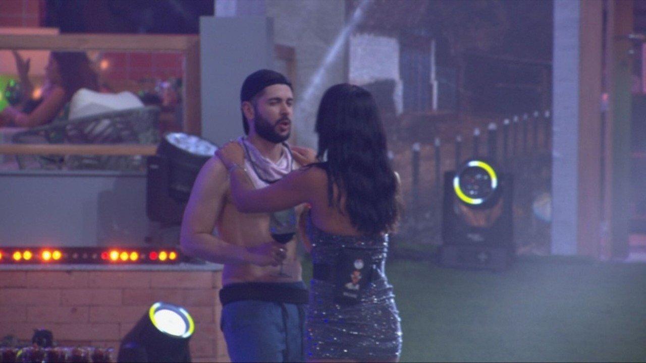 Marcelo se emociona ao relatar gestos homofóbicos de Matheus