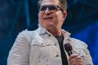 Marrone, da dupla Bruno e Marrone, joga futebol em Tijucas