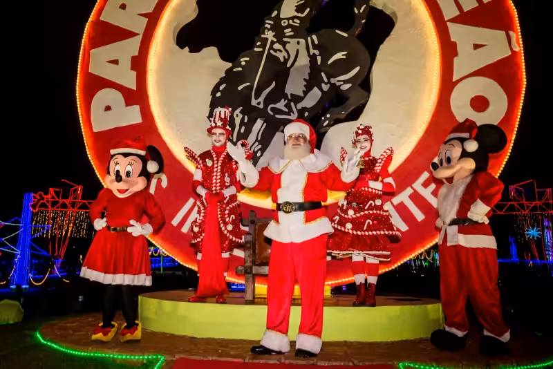 Natal Encantado: Parque do Peão Brilha com Luzes e Fogos
