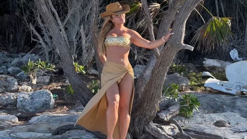 Poliana Rocha e Leonardo exploram ilha privada nas Bahamas