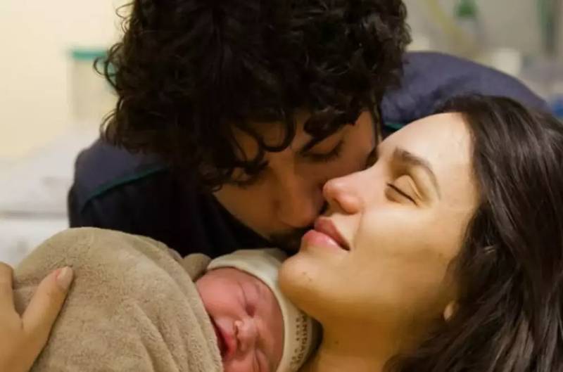 Rafa Kalimann e Nattan celebram o nascimento da filha Zuza