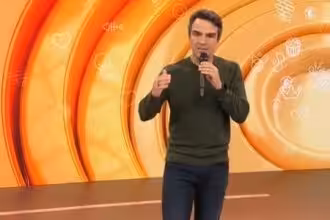 Tadeu Schmidt revela spoiler da segunda semana do programa