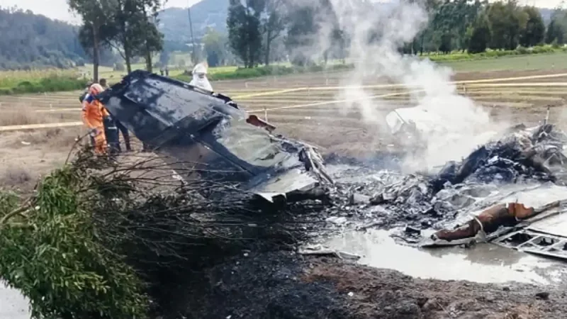 Sonho interrompido: cantor popular morre em queda de avião minutos após decolar 2 Avião cai na Colômbia (Foto: Divulgação)