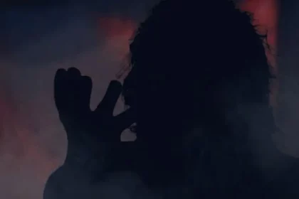 Cantor sertanejo tem patrimônio penhorado pela justiça. (Foto criada por IA)