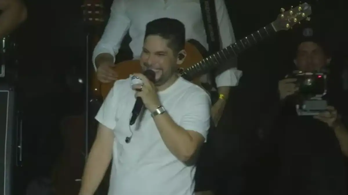 Jorge dá bronca em fã no palco e surpreende o público (Foto: Divulgação)