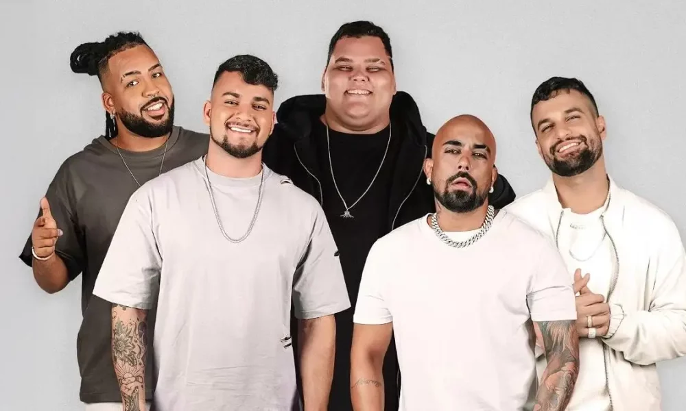 Grupo de pagode Menos É Mais  se apresenta nesta sexta-feira (30), à meia-noite, na edição que celebra os 30 anos do festival (Foto: Divulgação)