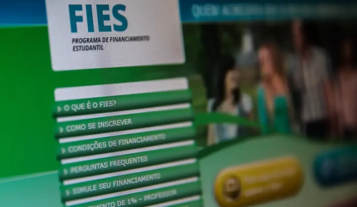 Inscrições do Fies 2026 começam nesta terça-feira (3)