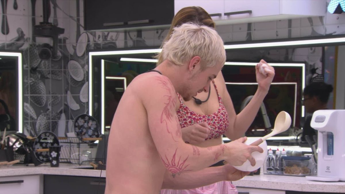 Juliano Floss critica Jonas Sulzbach e menciona ex: “Como aguentou?” Juliano Floss critica Jonas Sulzbach e menciona ex: "Como aguentou?"