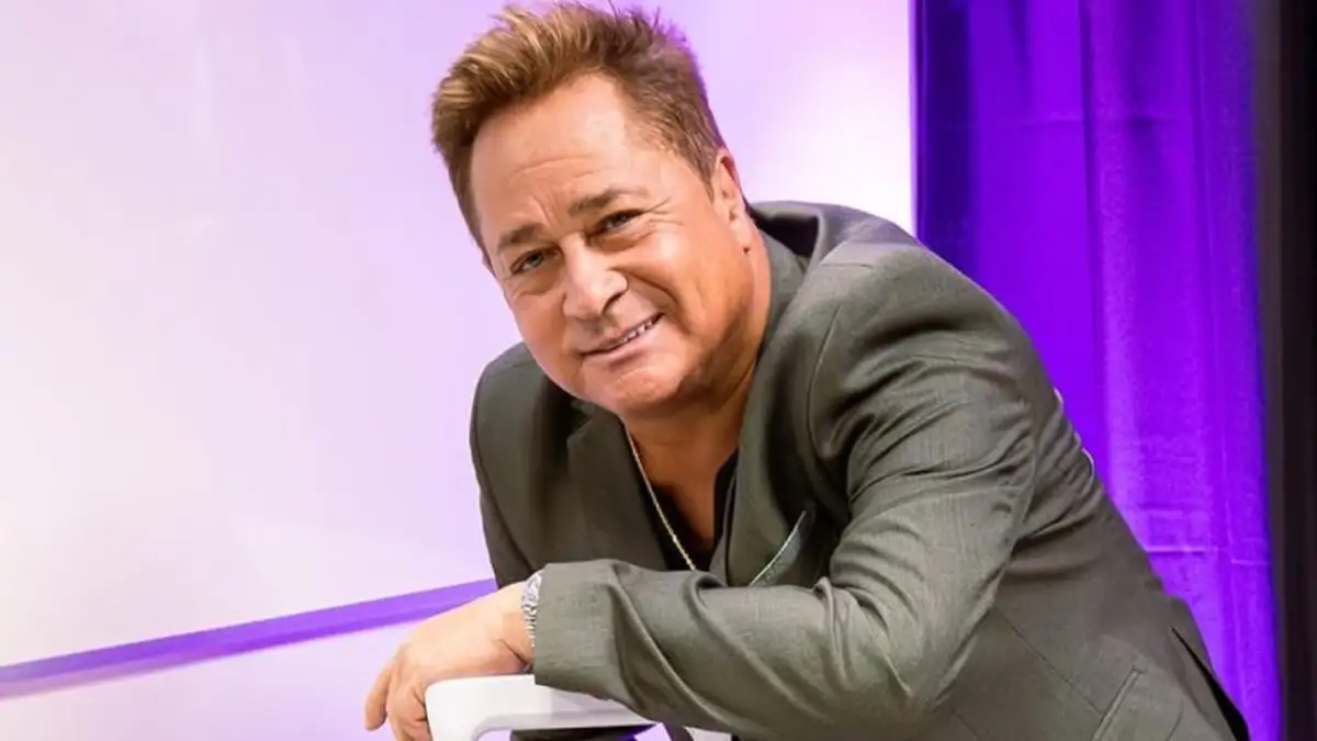 “Rejuvenesceu anos”, celebra esposa do cantor Leonardo nas redes